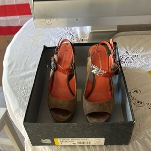 Via Spiga size 7 5inch heel V-Marie, brown toast